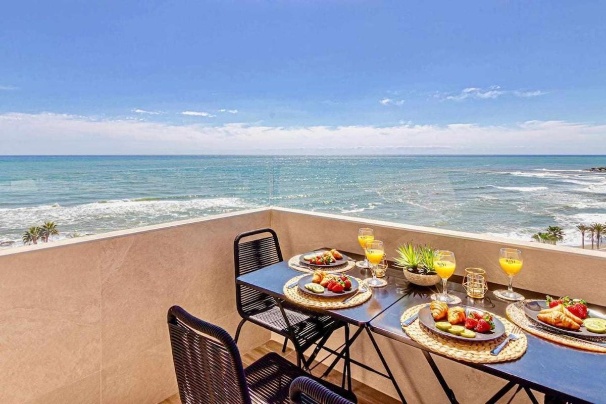 797 Holiday Rentals - Benalbeach- Moderno Piso Para 5 Con Vistas Al Mar Benalmádena Eksteriør billede