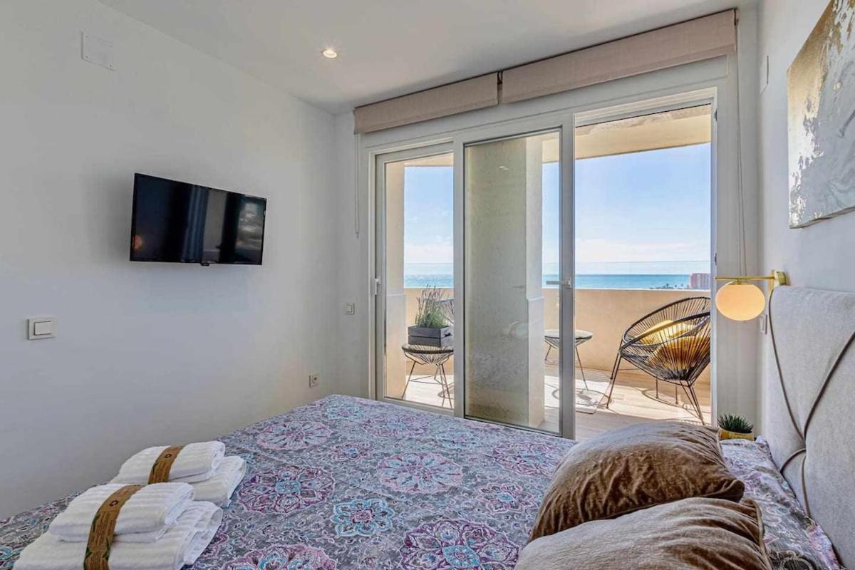 797 Holiday Rentals - Benalbeach- Moderno Piso Para 5 Con Vistas Al Mar Benalmádena Eksteriør billede