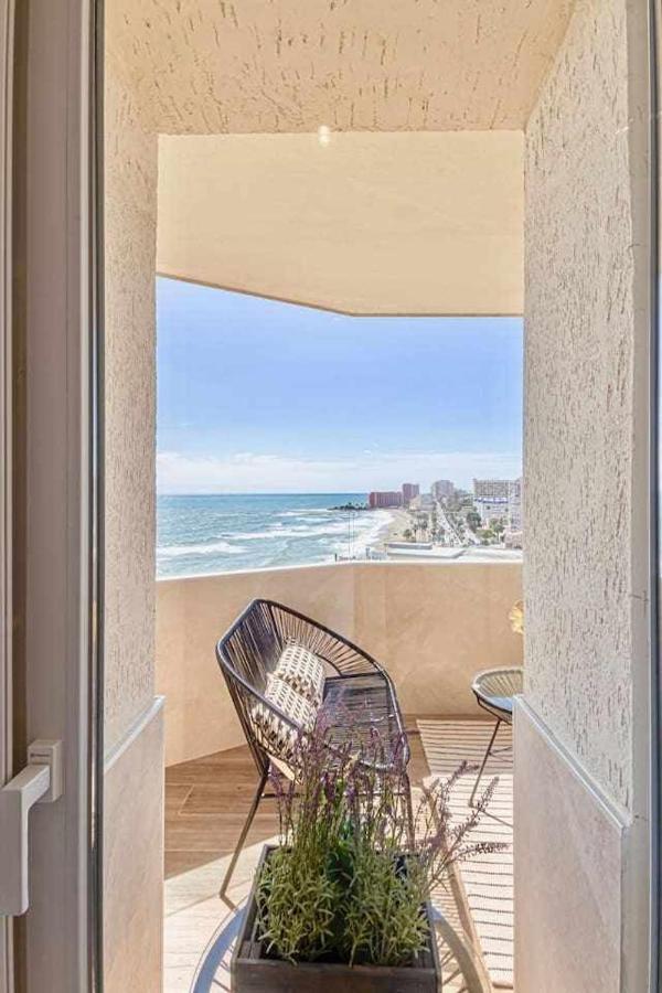 797 Holiday Rentals - Benalbeach- Moderno Piso Para 5 Con Vistas Al Mar Benalmádena Eksteriør billede
