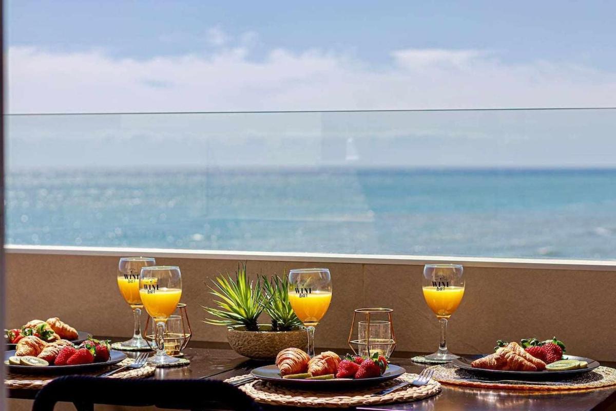 797 Holiday Rentals - Benalbeach- Moderno Piso Para 5 Con Vistas Al Mar Benalmádena Eksteriør billede